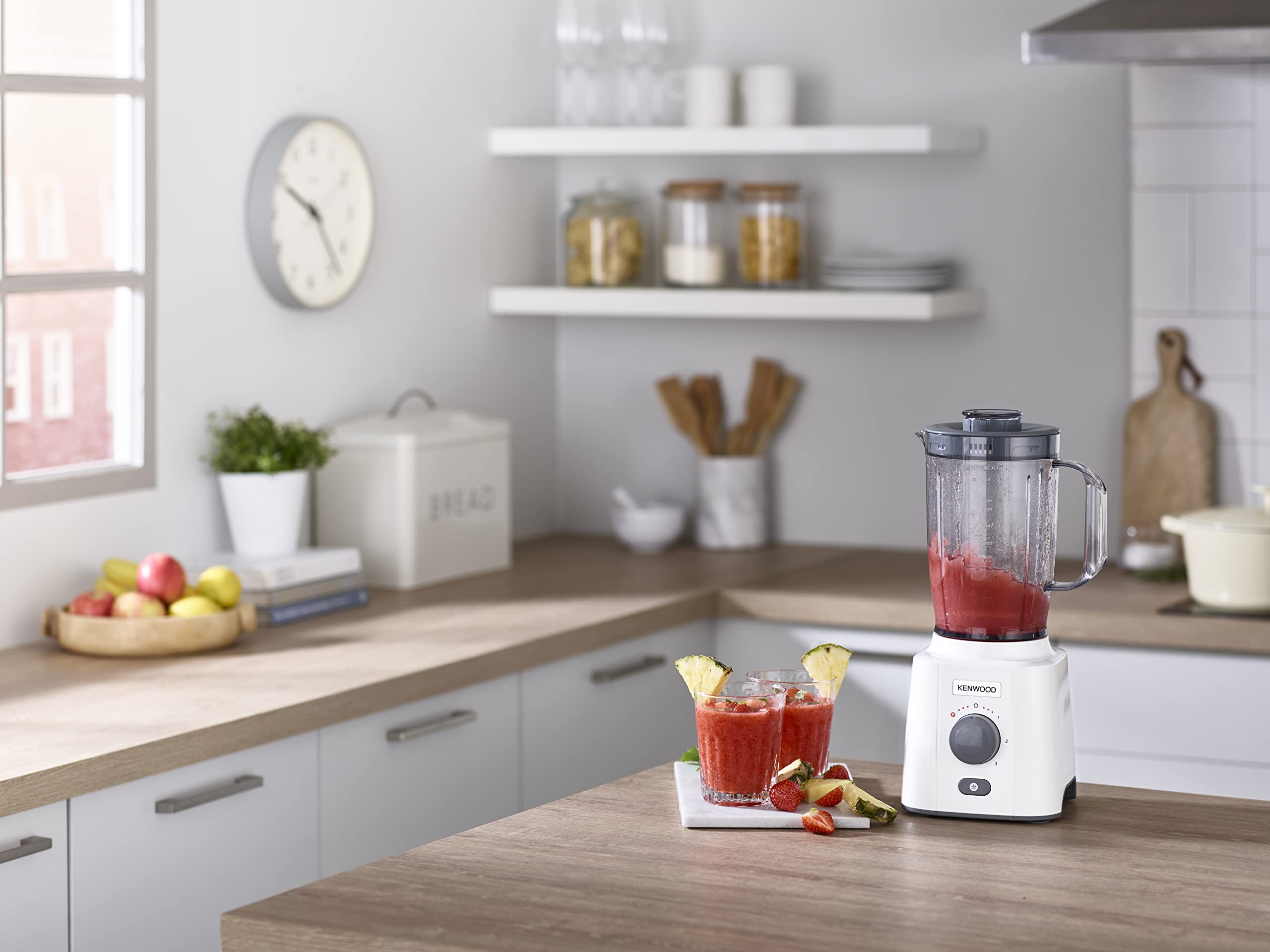 Kenwood Blender 650W Smoothie Blender 1.5L With Extra Blender Jar, Grinder Mill, Grater Mill, Ice Crush Function Blp41.H0Wh White خلاط عصائر بقدرة 650 واط من كينوود بليند اكس-فريش بسعة 1.5 لتر مع مرطبان اضافي ومطحنة ومبشرة ووظيفة سحق الثلج، ابيض Kenwood Blender 650W Smoothie Blender 1.5L With Extra Blender Jar, Grinder Mill, Grater Mill, Ice Crush Function Blp41.H0Wh White خلاط عصائر بقدرة 650 واط من كينوود بليند اكس-فريش بسعة 1.5 لتر مع مرطبان اضافي ومطحنة ومبشرة ووظيفة سحق الثلج، ابيض